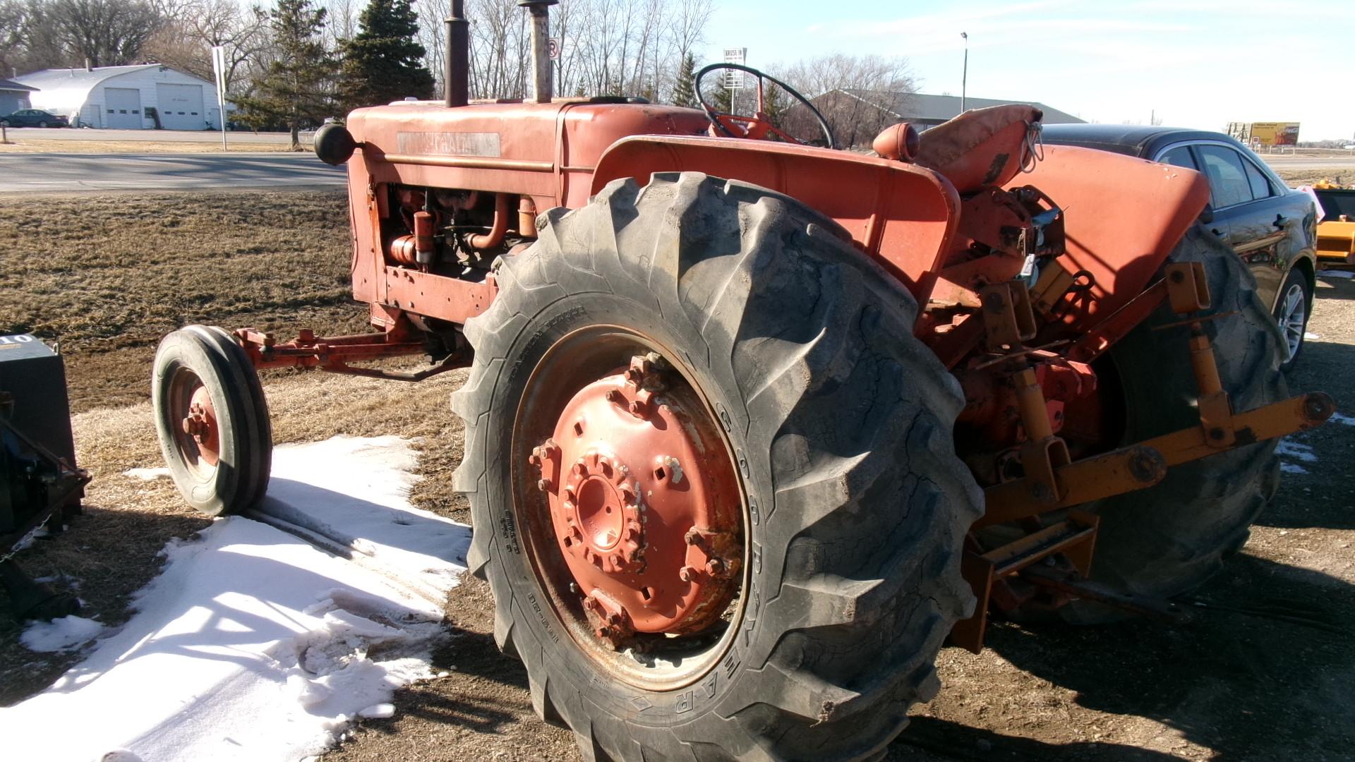ALLIS D-17, one remote, Allis 2 point, 13" x 28" tires, ph. Jerry @ 684-5142