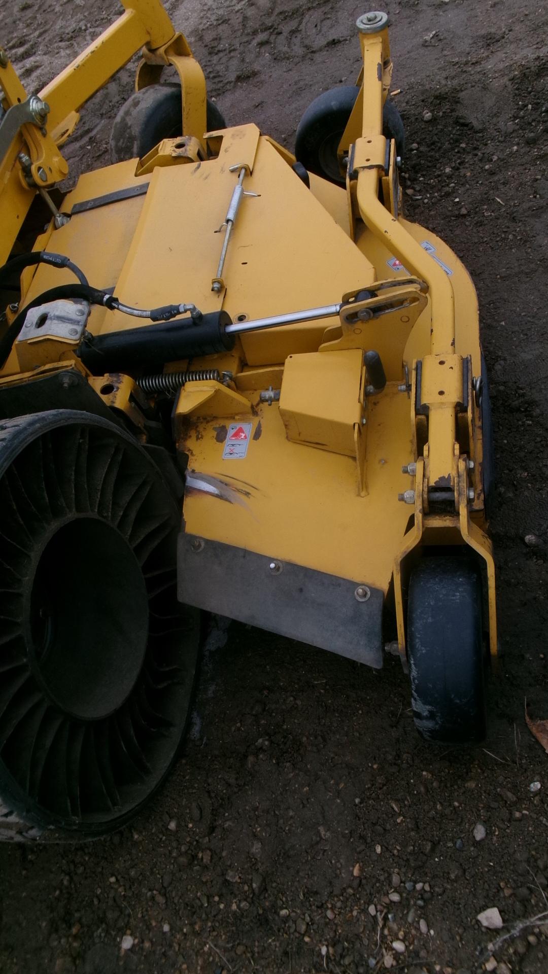 104" HUSTLER ZERO TURN MOWER, 3  deck hyd. lift, belt driven, 37 H. P., Tweel no flat tires, +