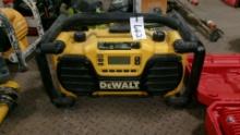 DEWALT DC012 RADIO/CHARGER