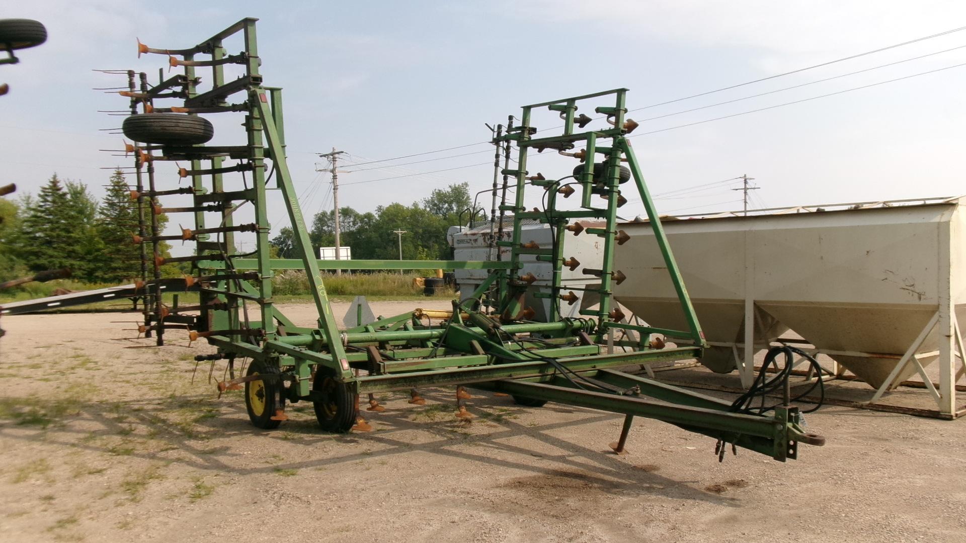 30 1/2" JOHN DEERE 1000 FIELD CULT.  w / 2 BAR HARROW, walking wing tandems, contact Tim @ 681-1587