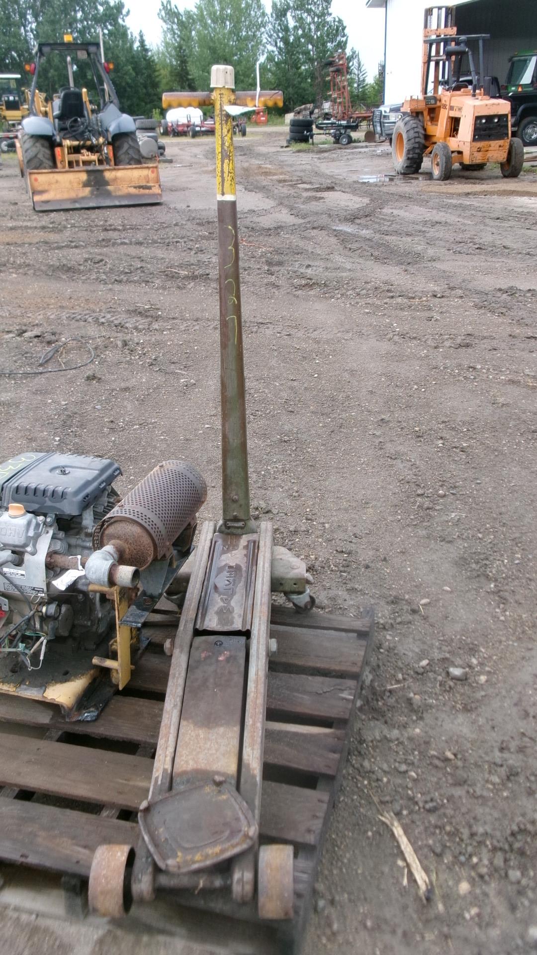 WALKER 4 TON FLOOR JACK