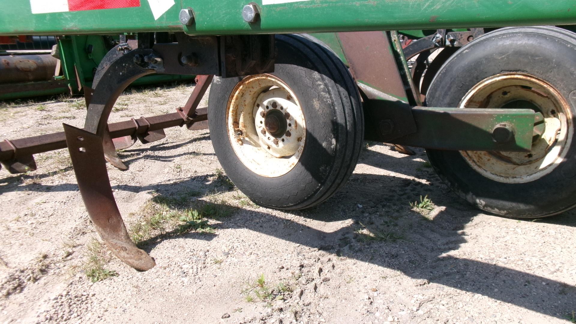 15'  GLENCOE SOILSAVER SS 700, leveler, missing one shank unit
