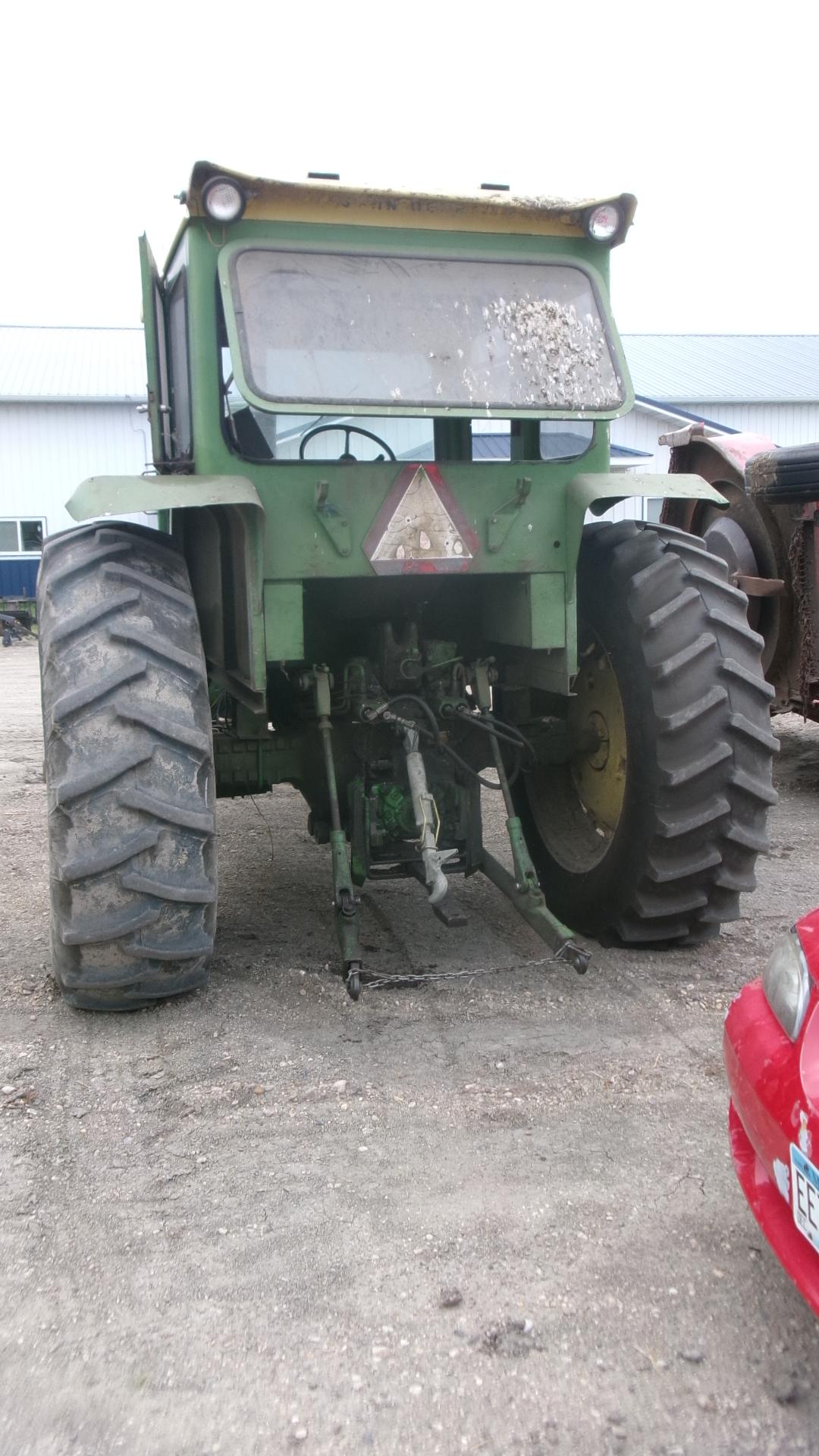 JOHN DEERE 4020 DIESEL w / JOHN DEERE 146 LOADER & HAY FORK, cab syncro, 2 remotes, 3 pt,.+