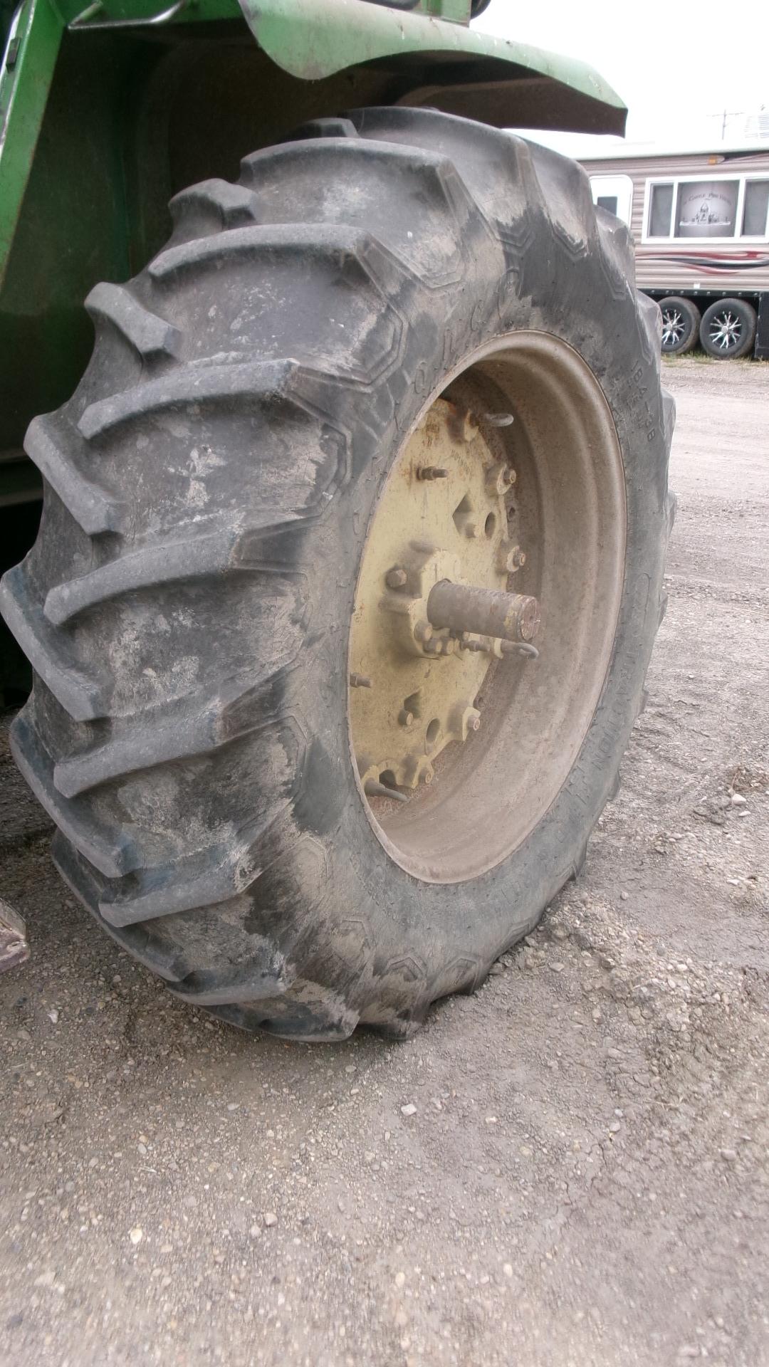 JOHN DEERE 4020 DIESEL w / JOHN DEERE 146 LOADER & HAY FORK, cab syncro, 2 remotes, 3 pt,.+