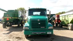 2001 IHC 9100 DAY CAB SEMI, Detroit 60 series, 9 spd., adj. plate, pintle hitch, spr. susp., +