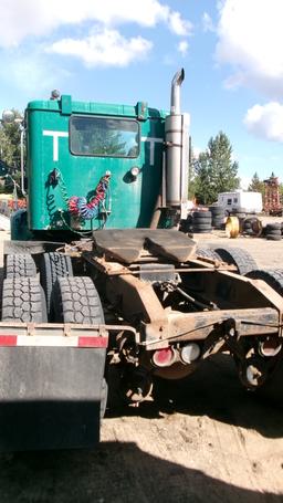 2001 IHC 9100 DAY CAB SEMI, Detroit 60 series, 9 spd., adj. plate, pintle hitch, spr. susp., +