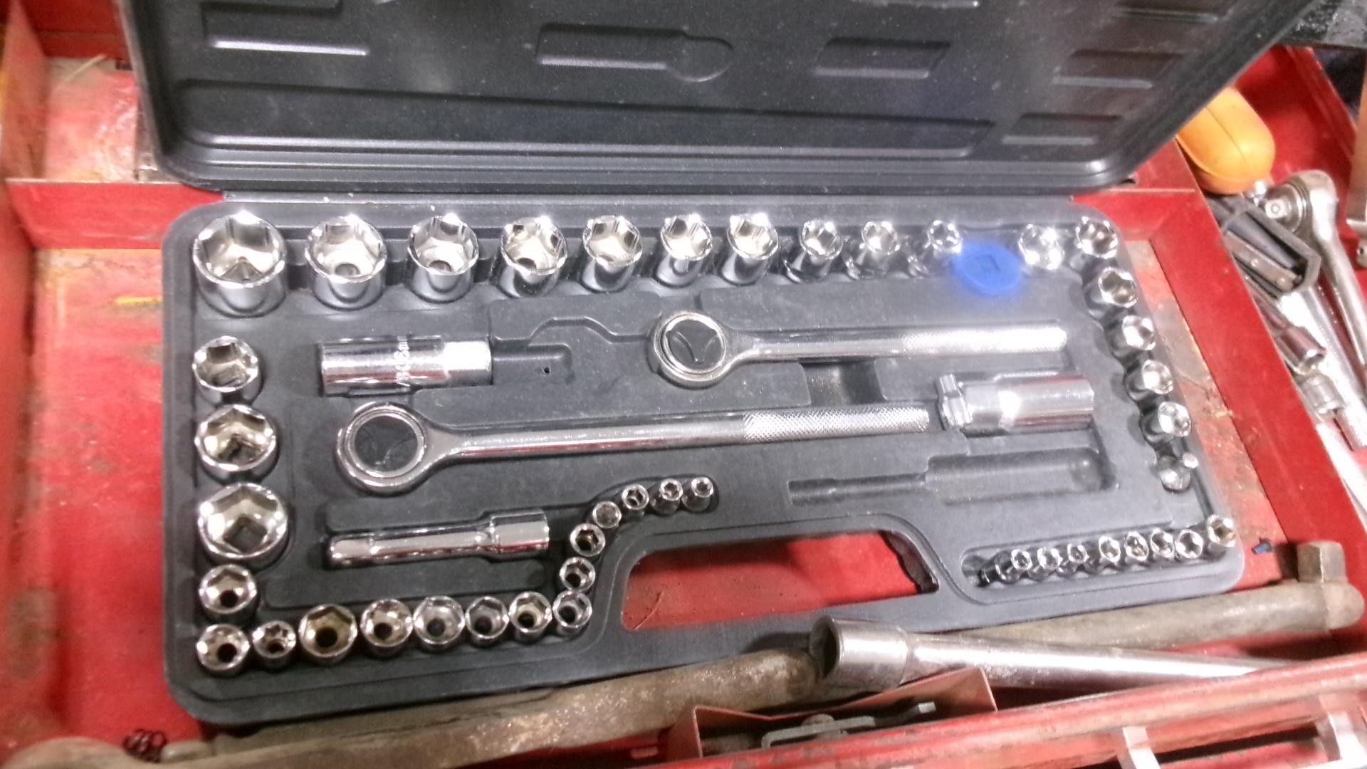 ROLLING REM PRO TOOL BOX/ CABINET, uncludes Konnwei VBD2/EOBD scanner,Skil 3" x 18" belt sannder,