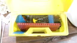 GABRIEL ERECTOR SET w / case