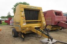 VERMEER 605 K ROUND BALER, 1,000 PTO, monitor,gathering wheels, extra parts, & manual in office
