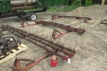 35' IHC 3 BAR MOUNTED HARROW, teeth are short