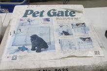 ADJUSTABLE 26"-42" UNUSED PET GATE