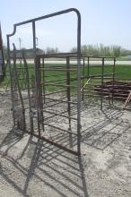 CALFING PEN : HEADGATE & 2-10 PANELS w / one access door
