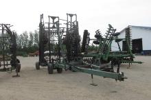 30' SUMMERS AUTO FOLD 4 RANK RETRACTABLE MULTI-WEEDER / 5 RANK  HARROW PACKER good shape