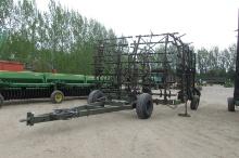 40' HERMAN 3 RANK RETRACTABLE MULTIWEEDER. 4 bar harrow, good shape