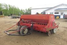 10' CASE-IH 6200 PRESS DRILL, fert never used