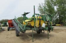 66' SUMMERS 2 PT. 750 GALLON  SUPER SPRAYER. hyd. pump, triple nozzles, wind screens, Raven +
