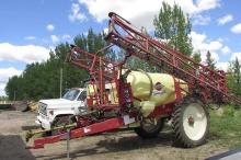 2003 90' HARDI COMMANDER 1200 PULL TYPE SPRAYER, 1200 gallon , rinse tank, mixer cone, 1,000