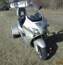 2009 DAIX 2 SEATER TRI SCOOTER, 150 cc, elec. start, centrifugal clutch, reverse, street licensed,