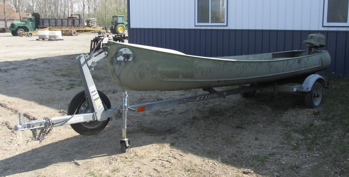 GRUMMAN 14' SQUARE STERN ALUMINUM CANOE w / SMALL OUTBOARD, includes EZ LOADER