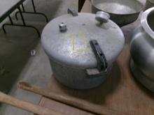 PRESSURE COOKER