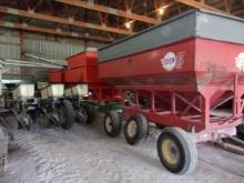 E-z Flow 350 Bu. Gravity Flow Wagon