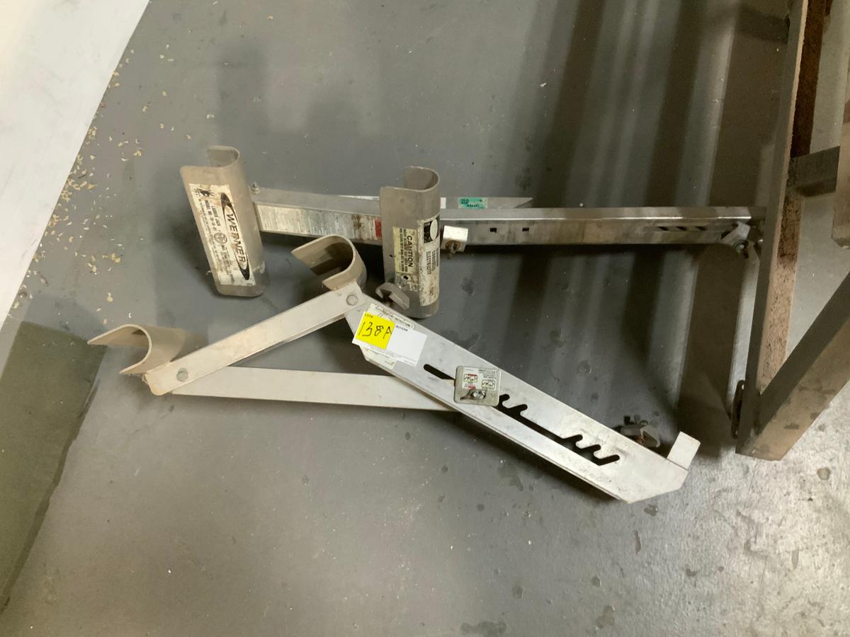 Ladder Jacks