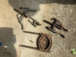 Gear Pullers, 1 Blackhawk