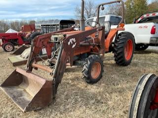 Kubota L2250 Tractor w/Bushhog Loader