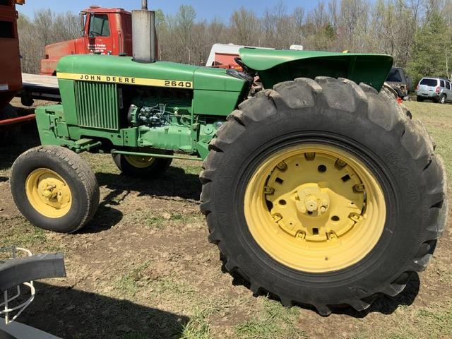 JD 2640 Tractor