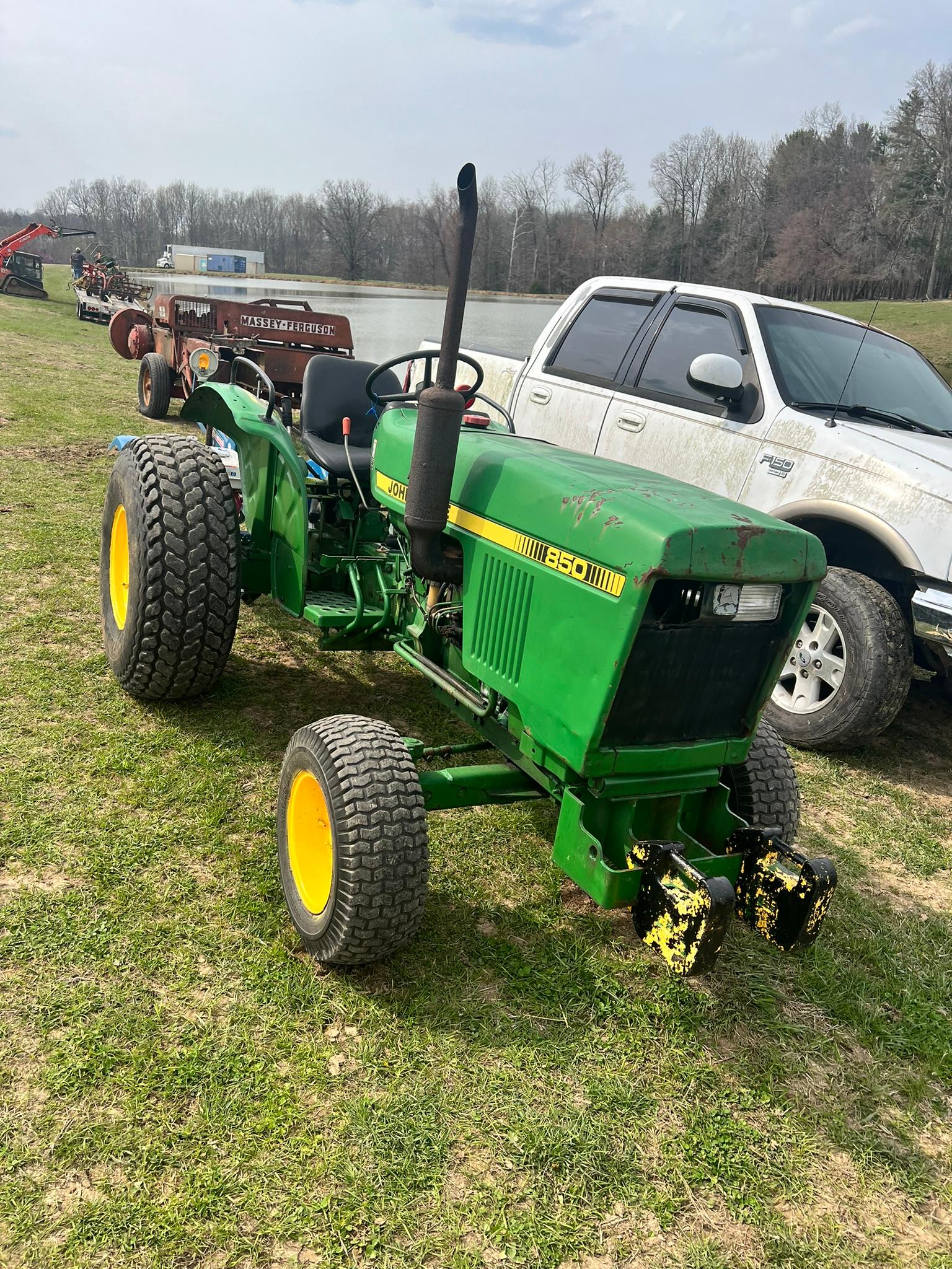 JD 850 Diesel Tractor