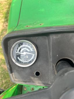 JD 850 Diesel Tractor