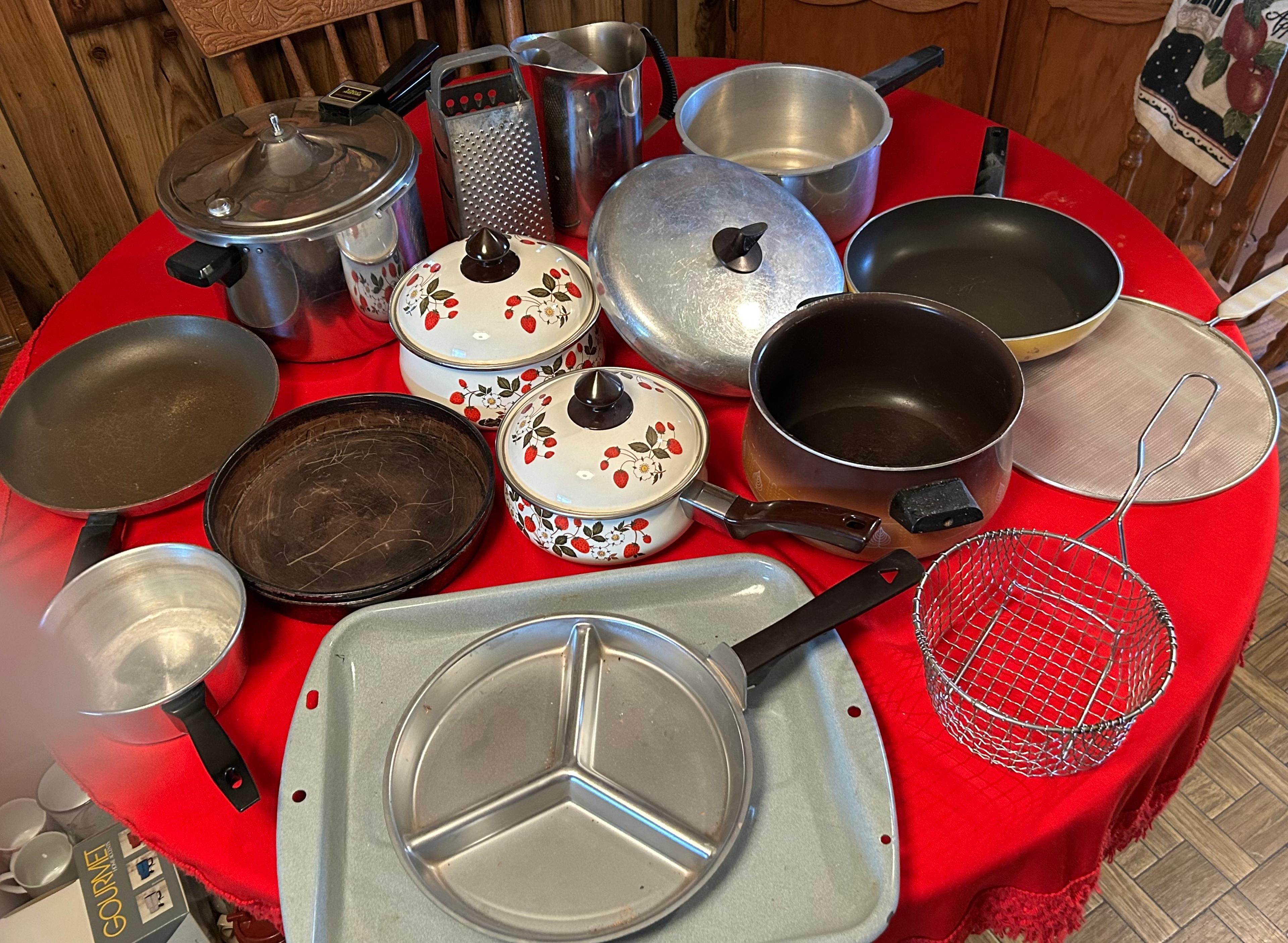 Pots & Pans & Cookware