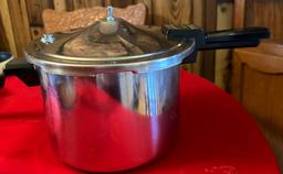Pots & Pans & Cookware