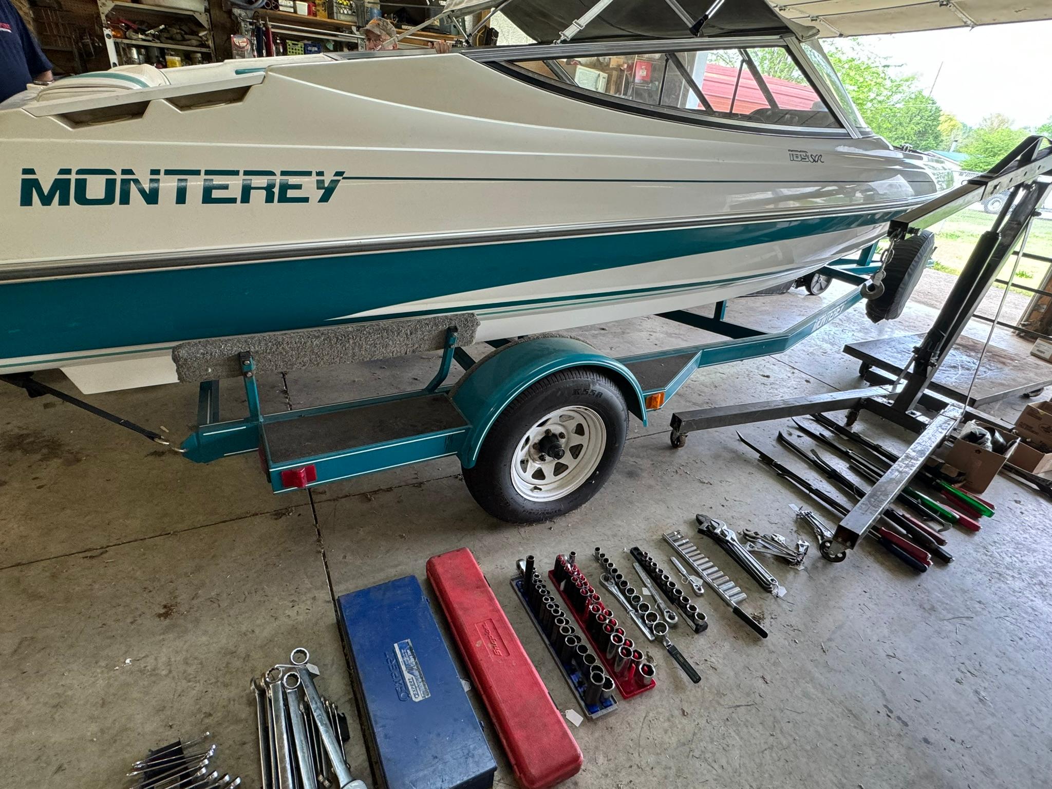 1992 Monterey 19' Boat