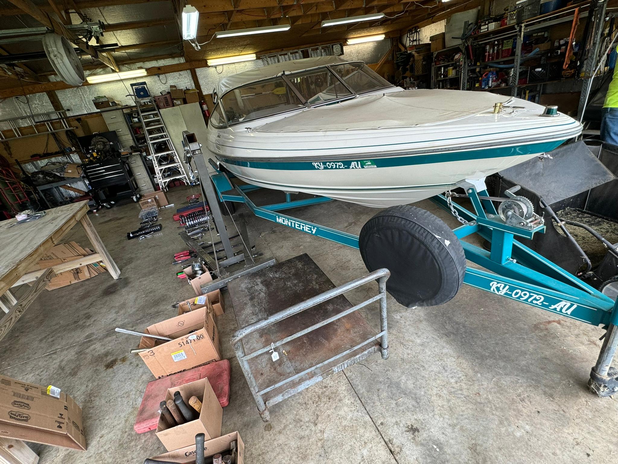 1992 Monterey 19' Boat