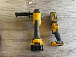 DeWalt 20V Grinder, Light, & 1 Battery