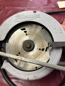 Milwaukee Skill Saw-7 1/4"
