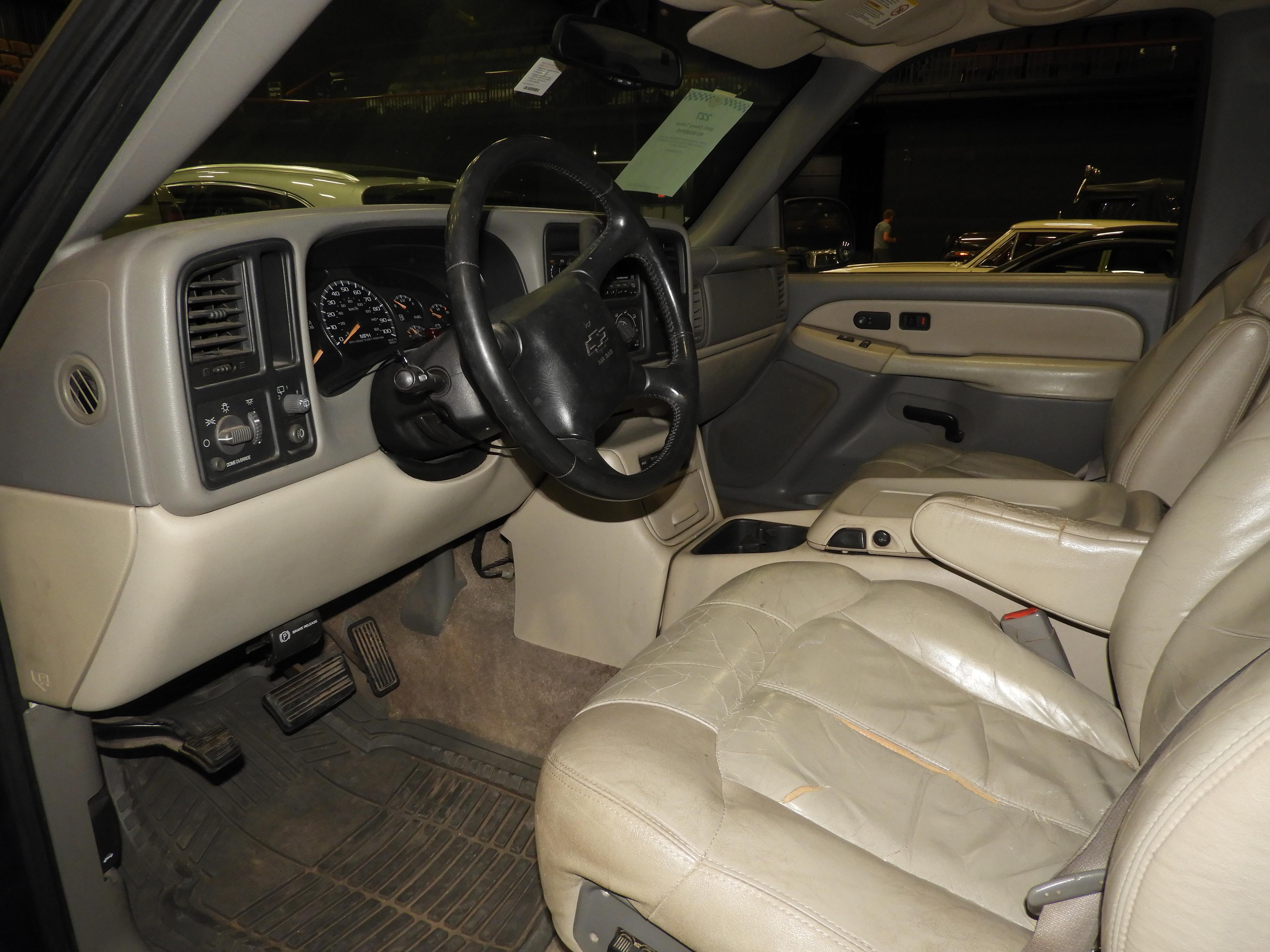 2002 Chevy Tahoe  NO RESERVE