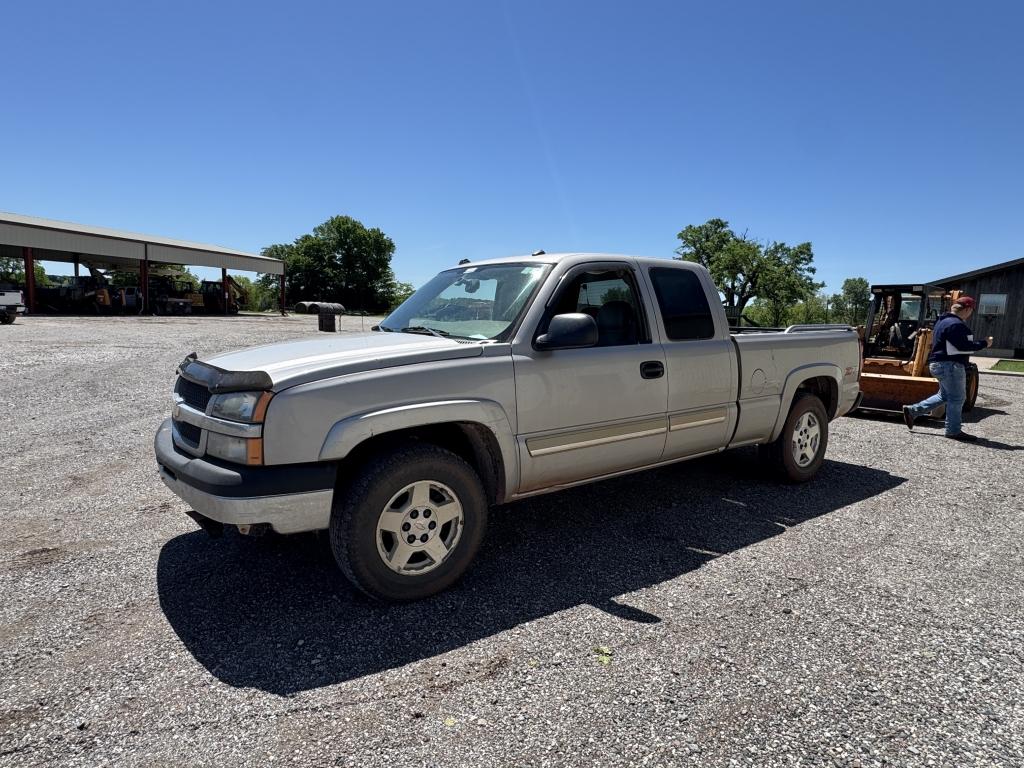 ’05 Chevy ½ ton pickup, 4x4, extended cab