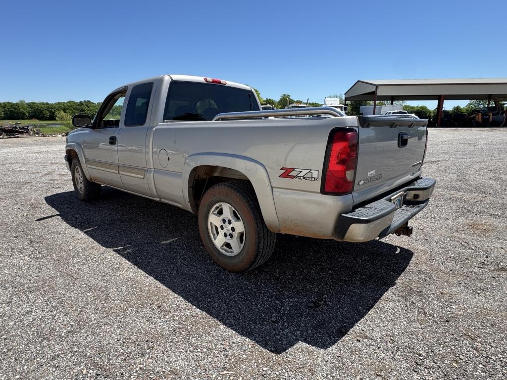 ’05 Chevy ½ ton pickup, 4x4, extended cab