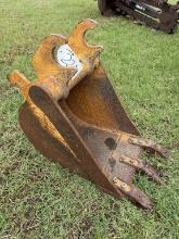 JD 27C mini excavator bucket, 16" w/ teeth