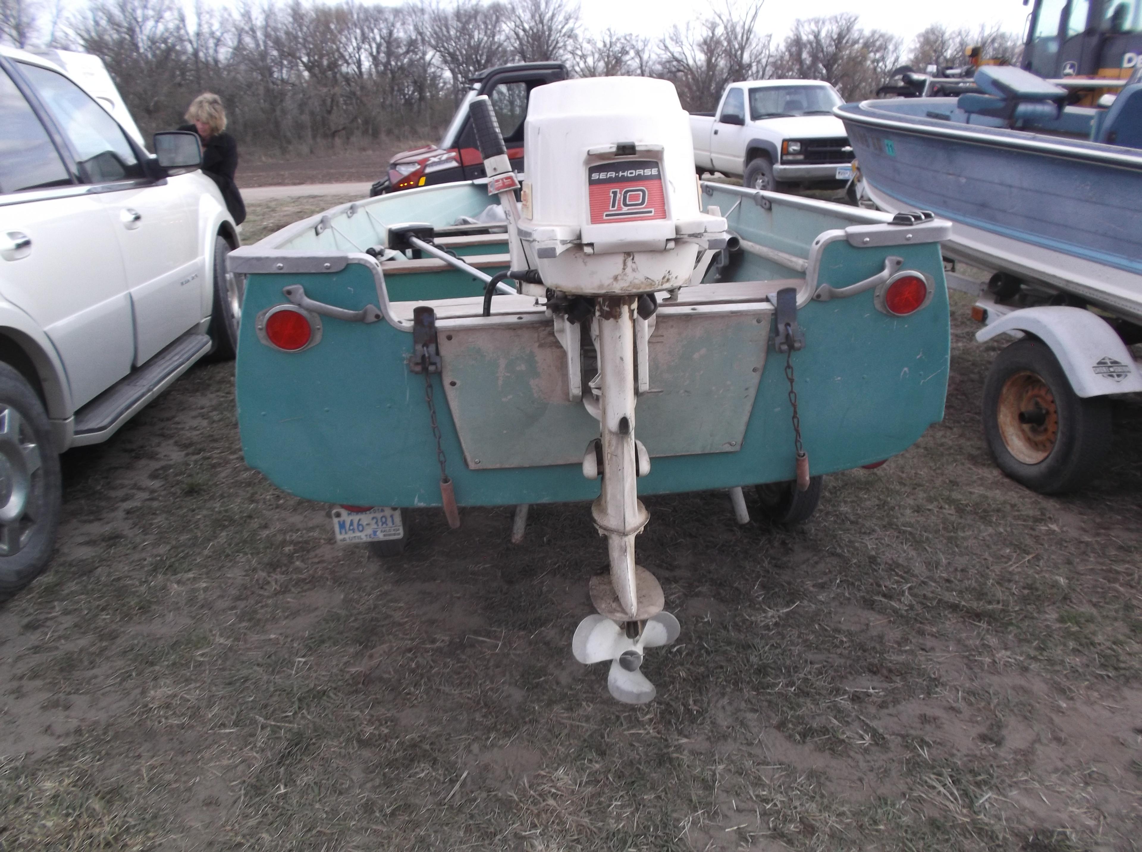 Crestliner Boat