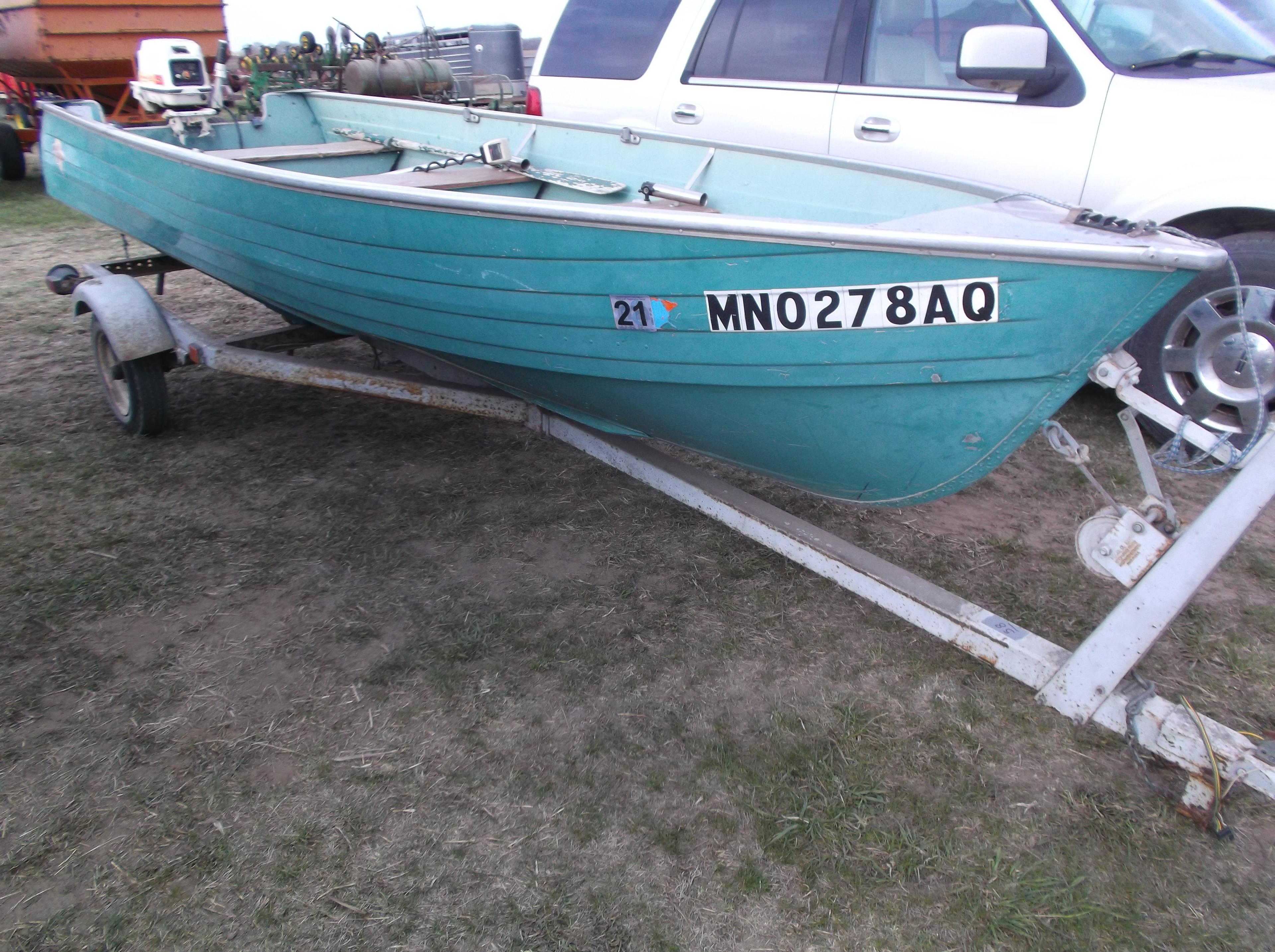 Crestliner Boat