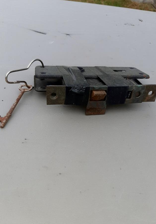 Deadbolt Lock & Key!
