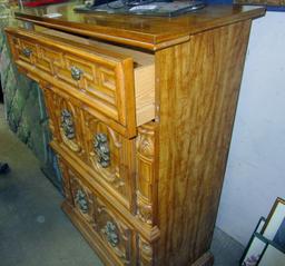 Dresser!