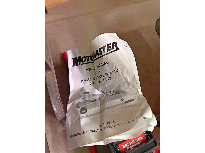 MotoMaster 2 Ton Floor Jack