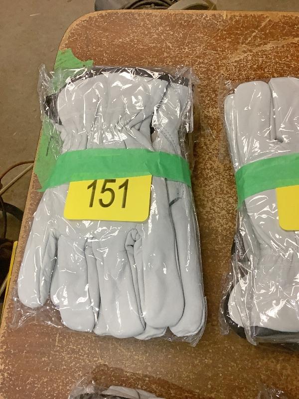 2 Pairs of Endura 2XL Thinsulate Lined Gloves