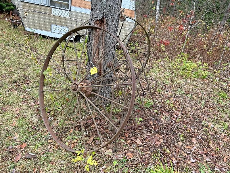 2 Steel Wheels & 2 Harrow Sections