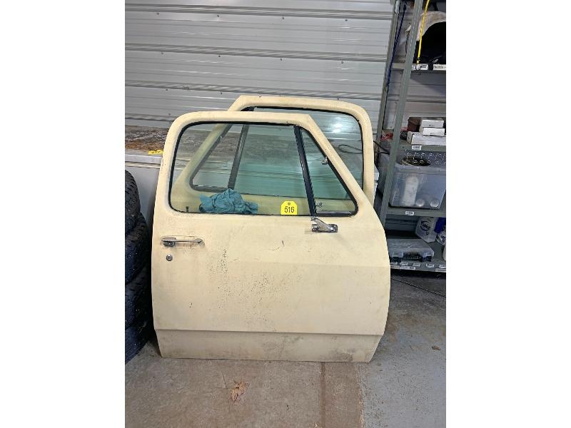 1990 Dodge Ram W250 4x4 Sells With Replacement Cab & Doors - Has Ownership