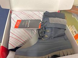 New Storm Size 8 Boots